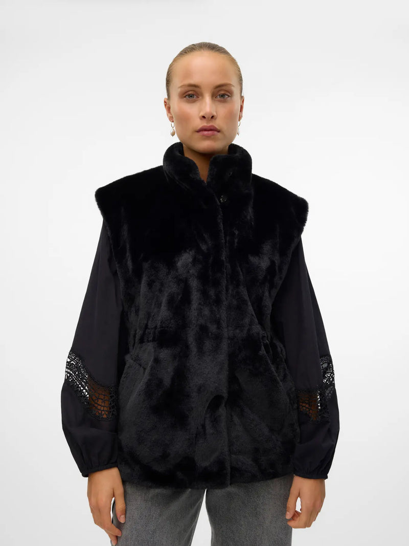Vero Moda Sonja Poppy Black Faux Fur