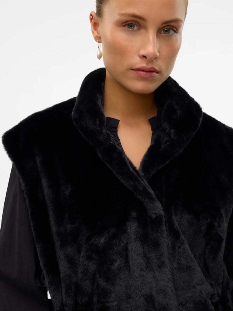 Vero Moda Sonja Poppy Black Faux Fur