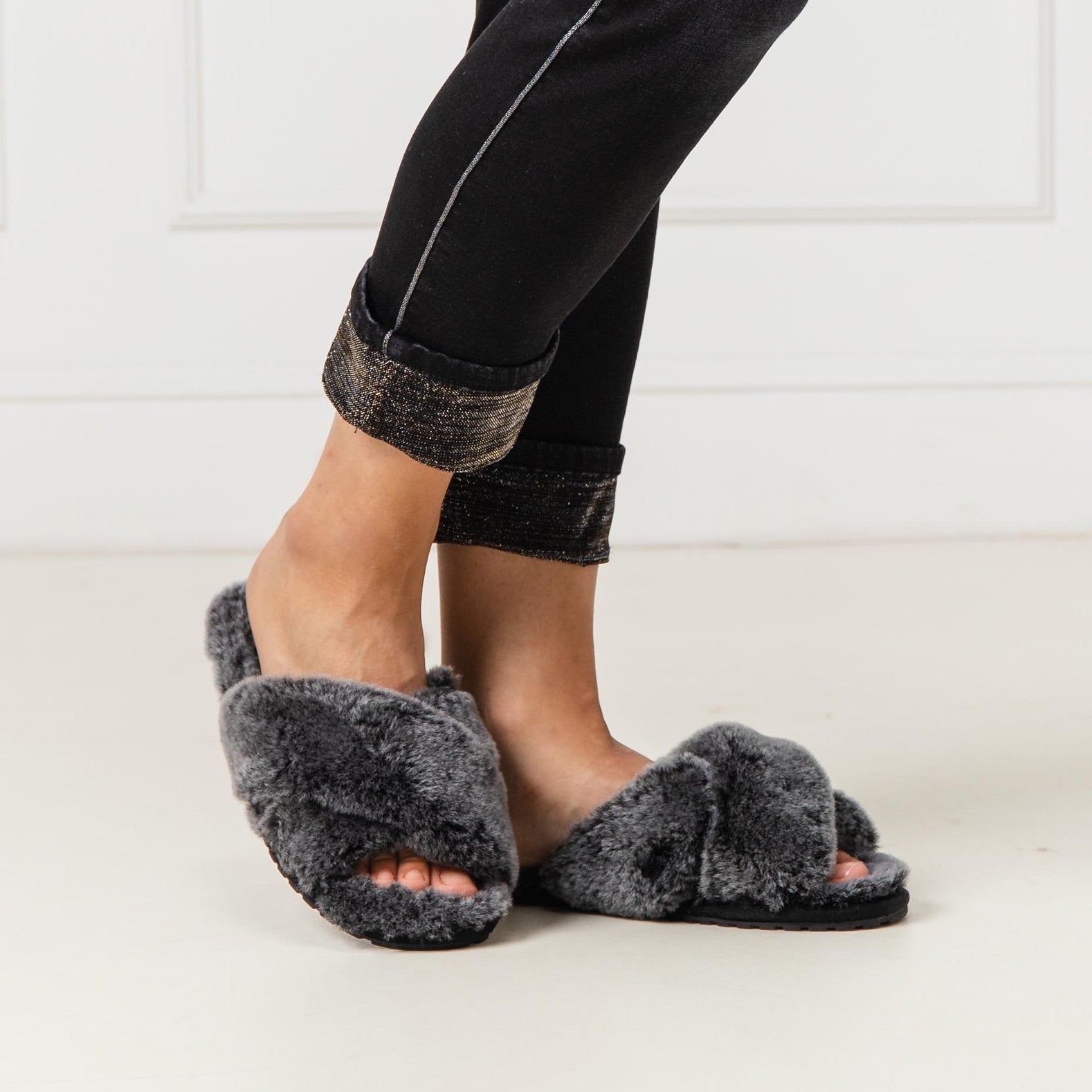 EMU Mayberry Slippers in Frost Black