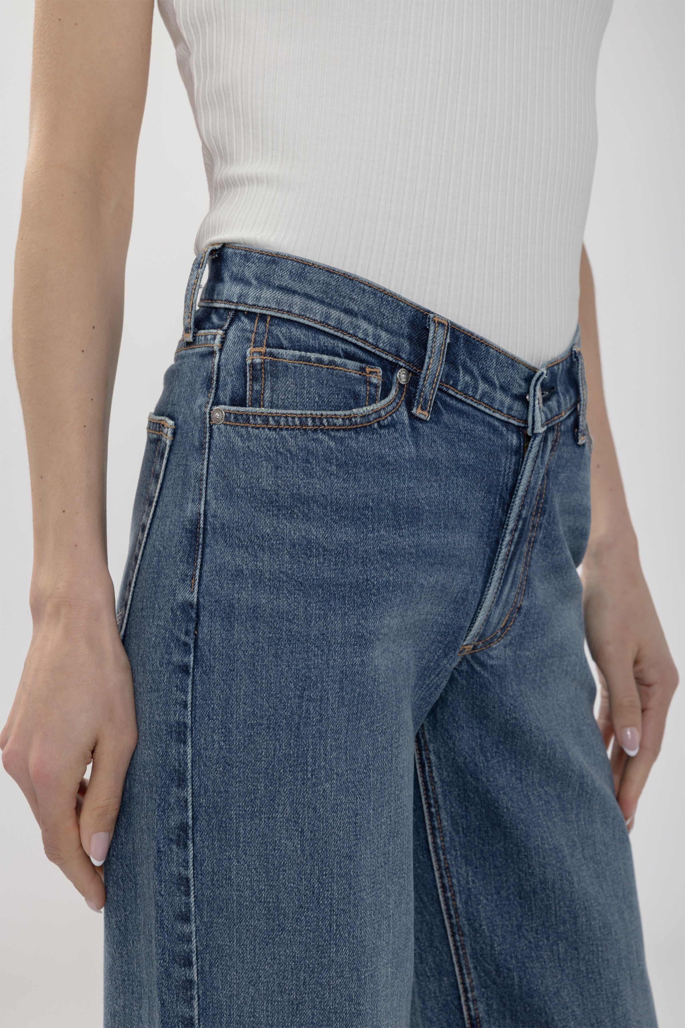 Silver Jeans V Front Wide Leg - Rooted